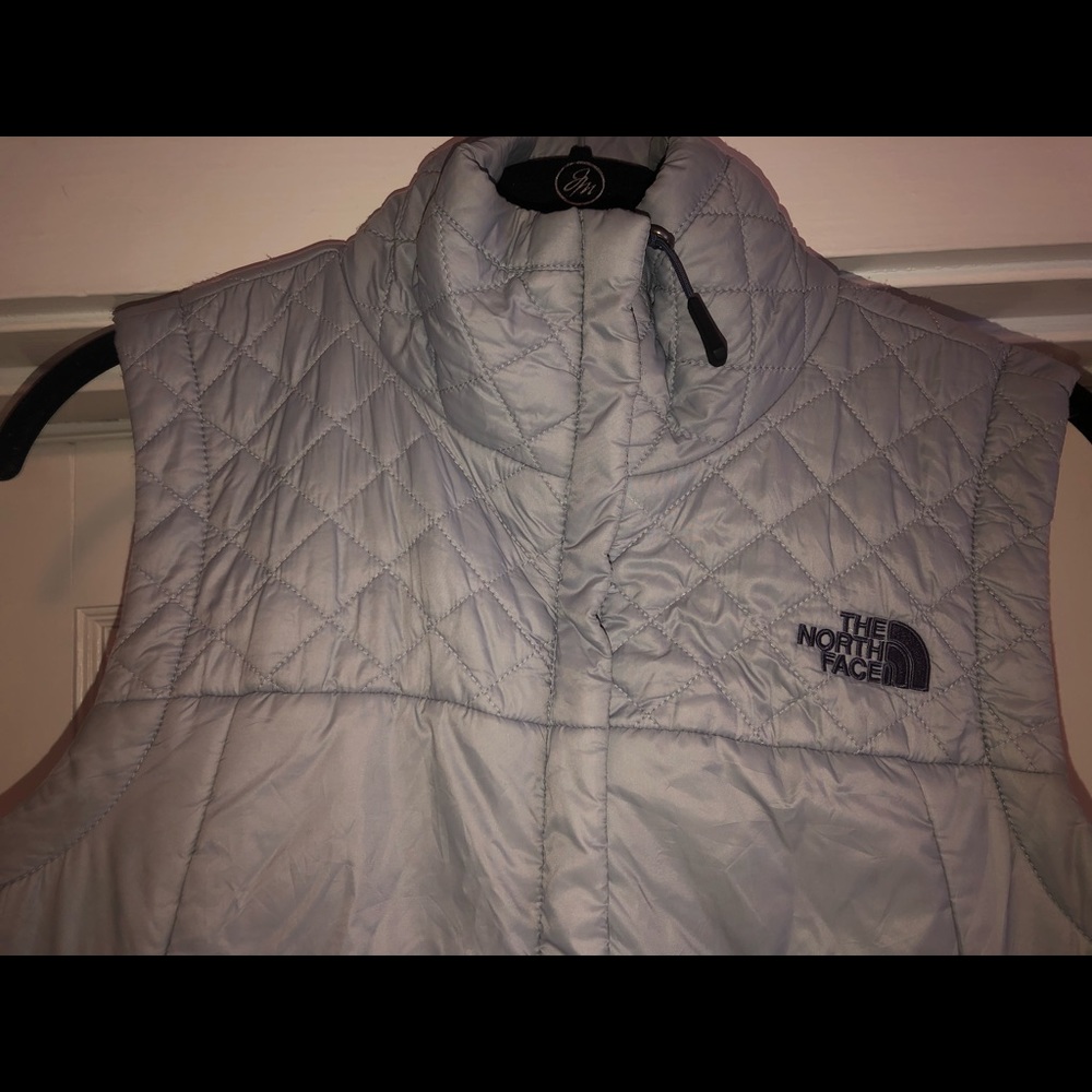 North face women’s vest size small